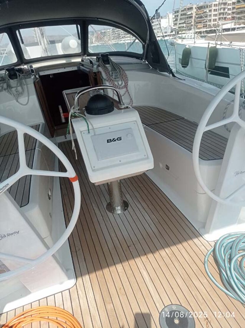 Bavaria Cruiser 34 - 2 cab. Licence to chill